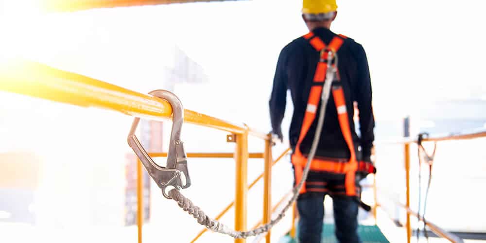 Trauma por queda de altura no trabalho: causas e consequências 3 trabalho em altura