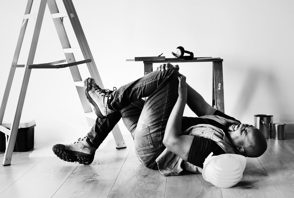Trauma por queda de altura no trabalho: causas e consequências 1 trauma por queda de altura