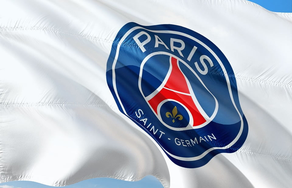 A evolução do uniforme do Paris Saint-Germain 1 uniforme do Paris Saint-Germain
