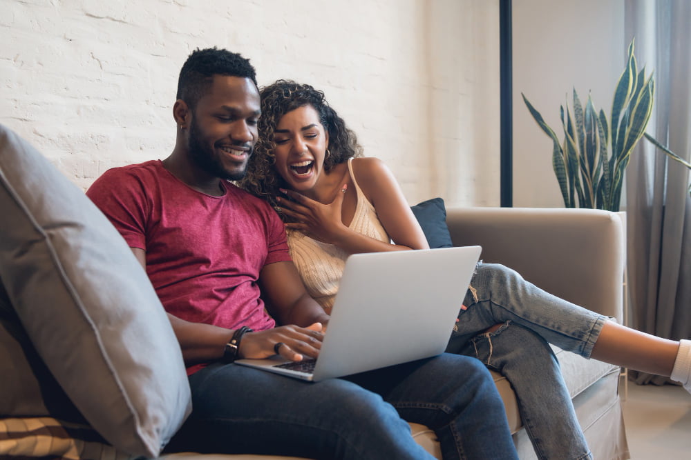 Plano de internet com telefone fixo: ainda vale a pena contratar? 1 plano de internet com telefone fixo